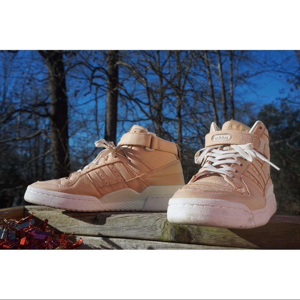 Men’s adidas Forum Mid Sneakers
